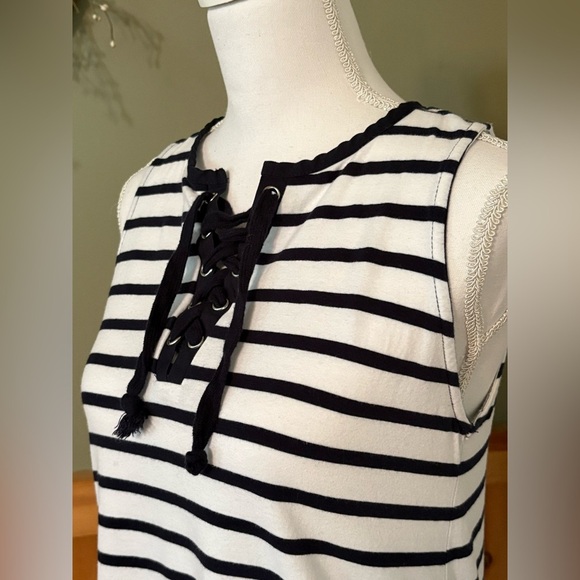 The Limited White and Blue Sleeveless Tank Top with Tie Front - Picture 2 of 12